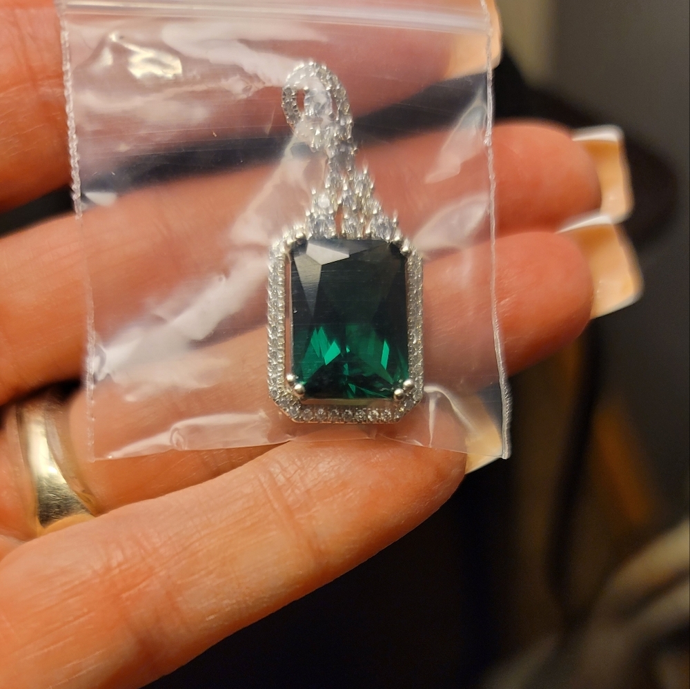 Gem Stone King 925 Sterling Silver Emerald Topaz Pendant Necklace For Women